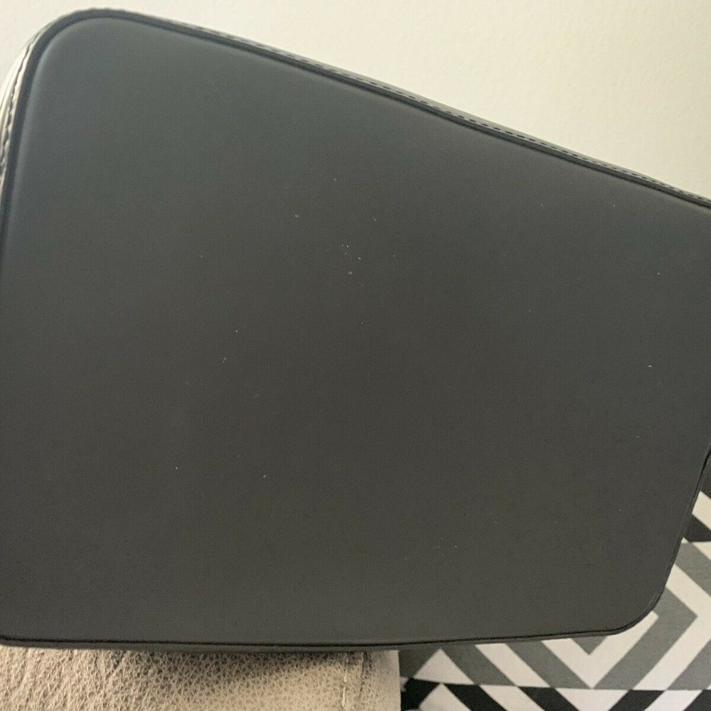 Authentic Neonoe LV Leather Handbag w/ Box - Picture 5 of 7
